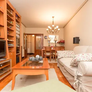 Centrico Con Vistas A La Ria! Garaje, Ideal 2-4 , Bilbao Spanje